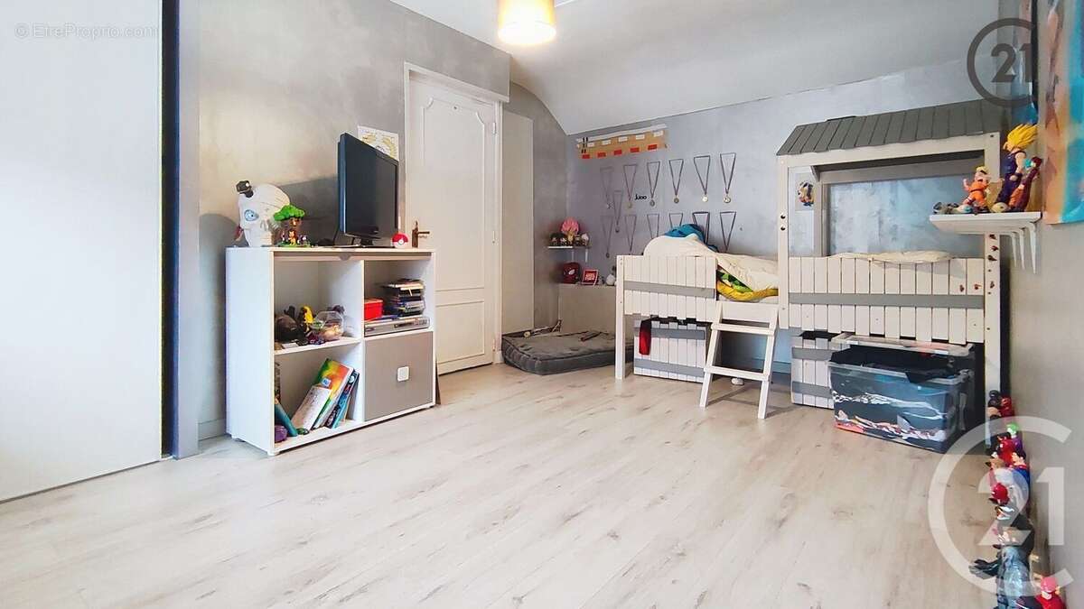 Maison à VERT-SAINT-DENIS