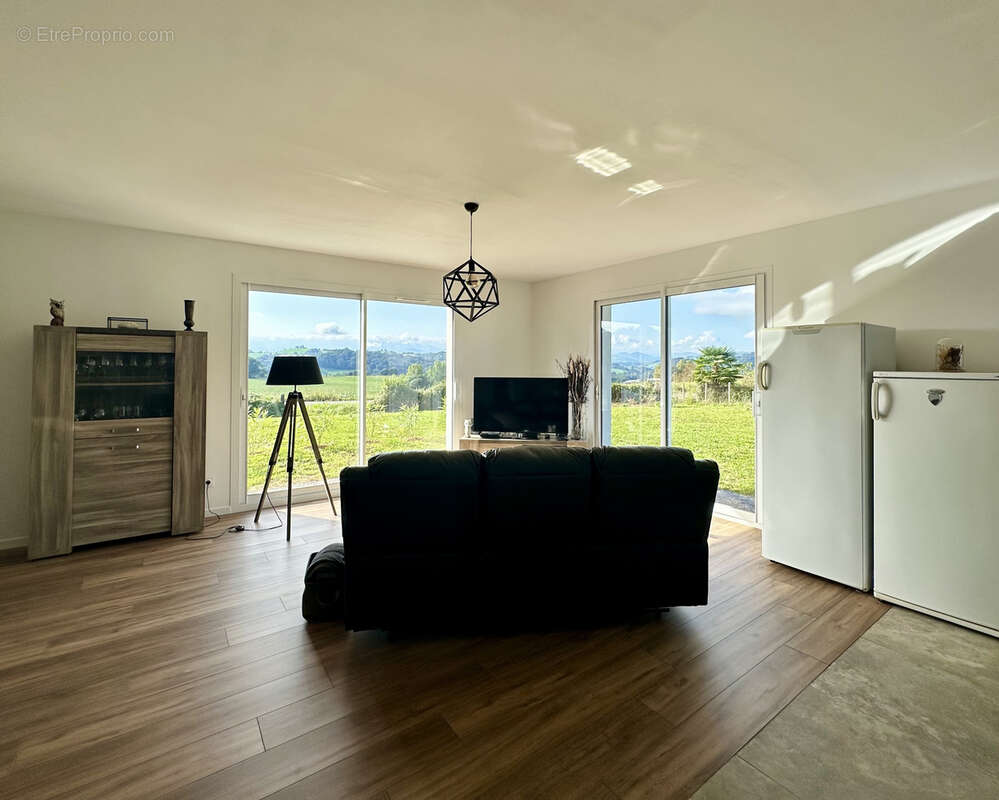 Maison à BEHASQUE-LAPISTE