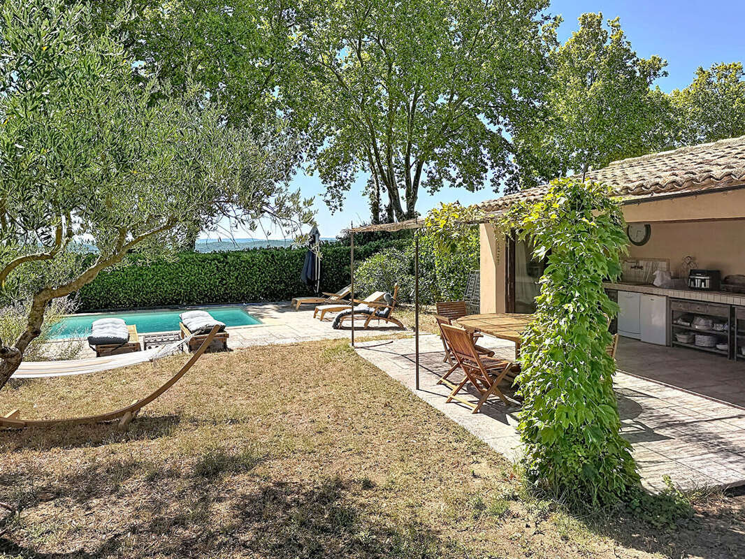 Vaugines village - emplacement unique avec vue, piscine, au calme, au coeur du village - photo 6