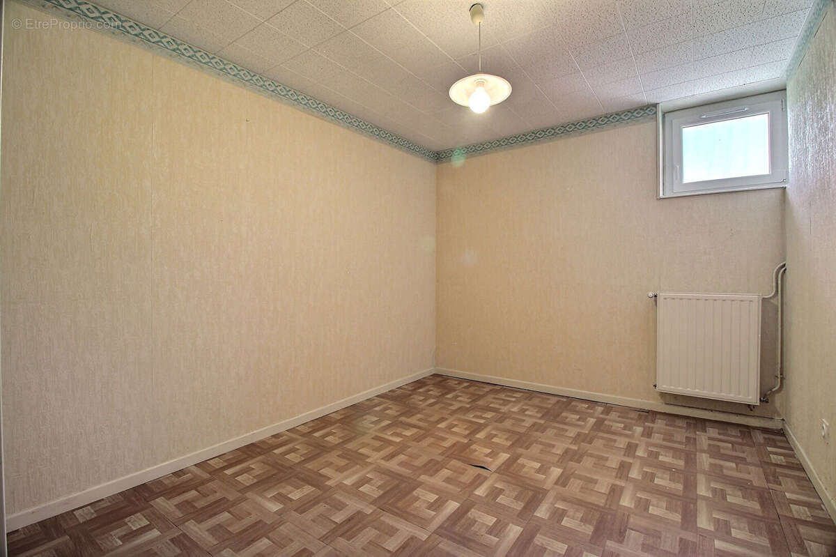 Maison à LA ROCHE-BLANCHE