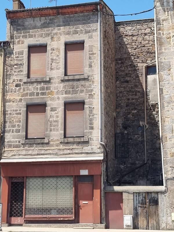 144 000  Emplacement et  potentiel - Maison à SAINT-CHAMOND