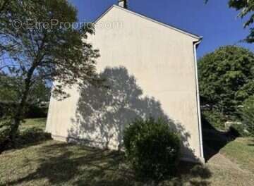 Maison à SURY-PRES-LERE