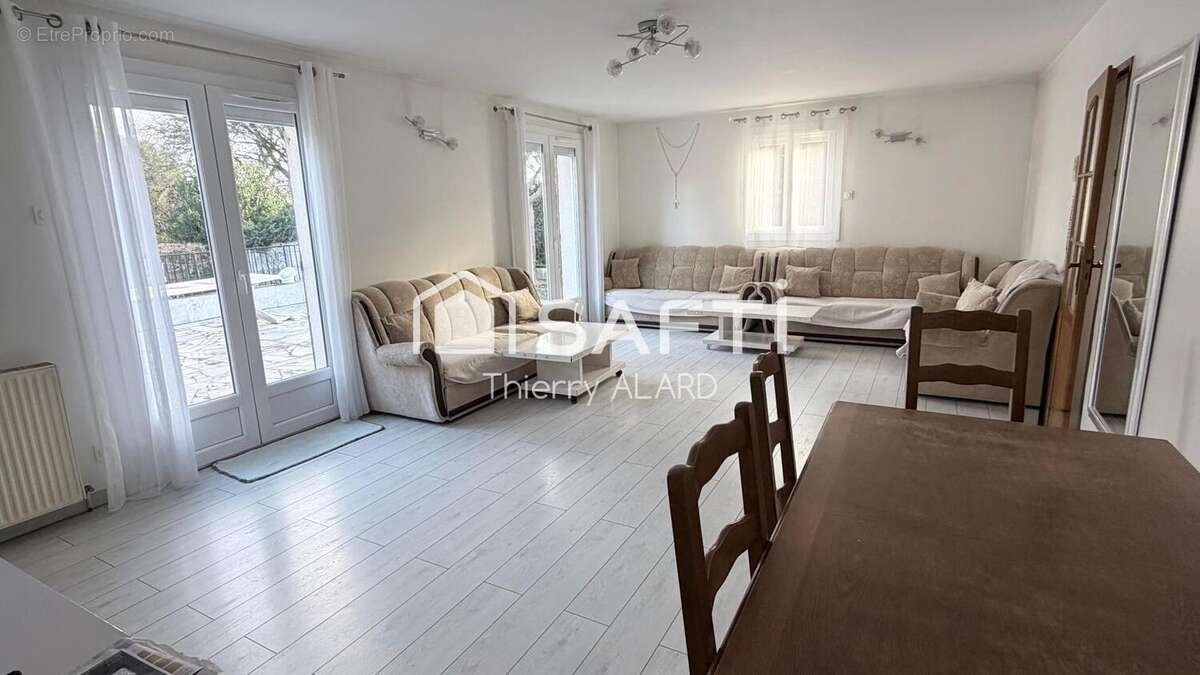 Photo 2 - Maison à SARCELLES