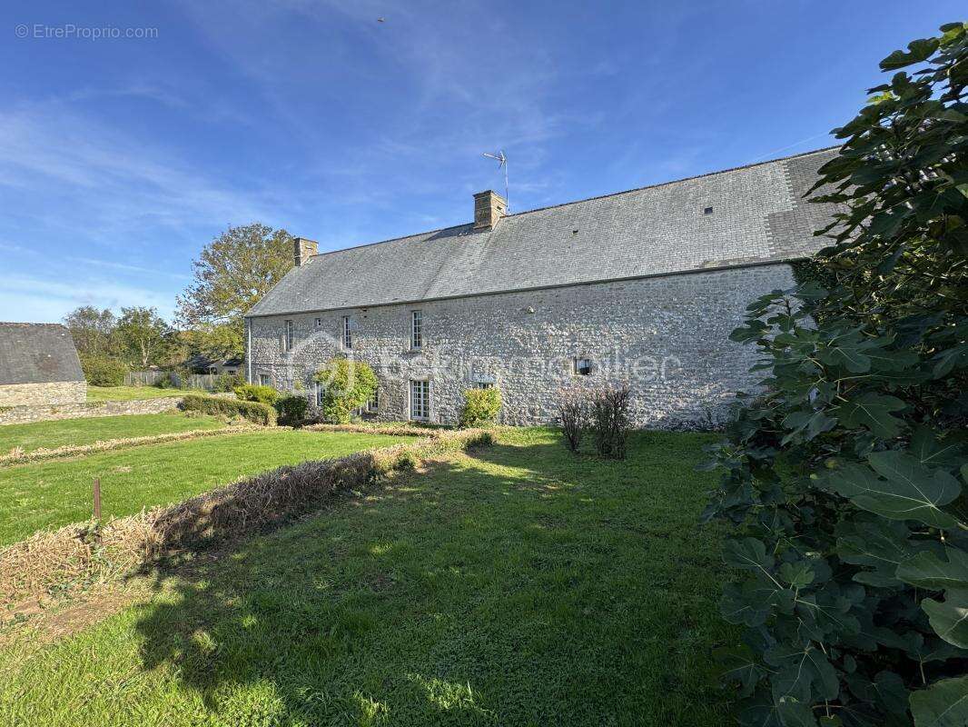 Maison à CLITOURPS