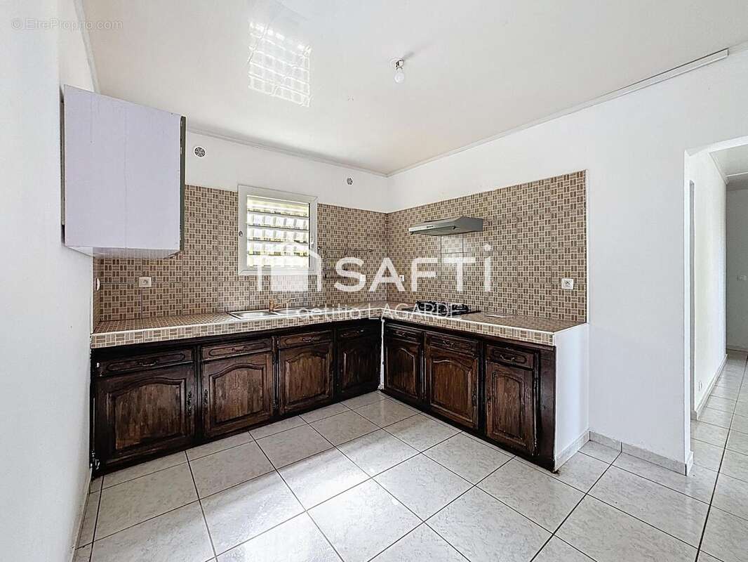 Photo 2 - Maison à SAINT-BENOIT