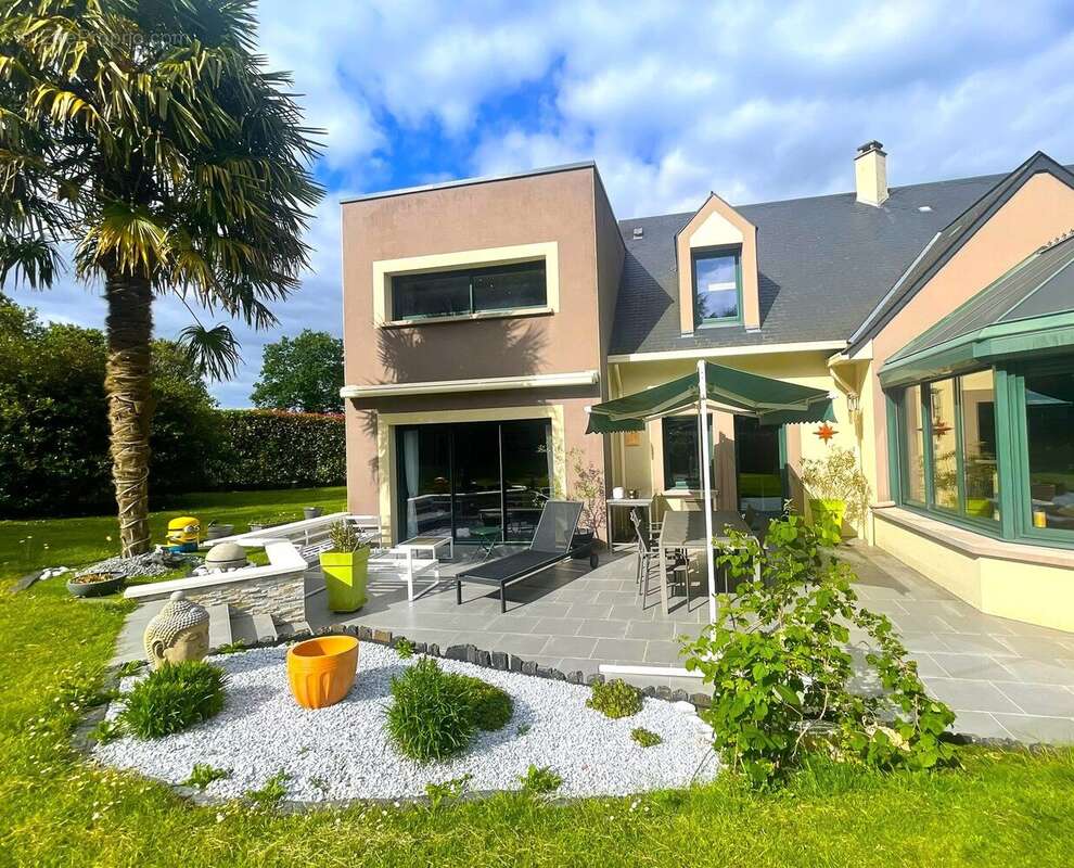 Maison 250 m² à Contest  - photo 3