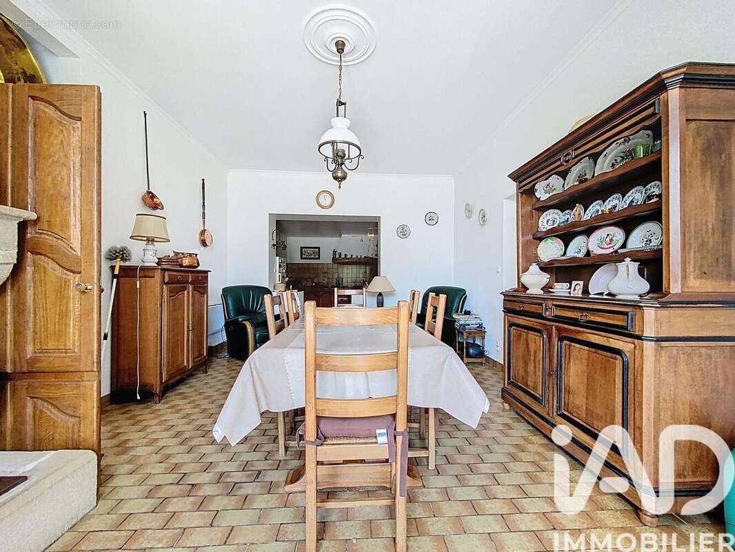Photo 3 - Maison à SAINT-PIERRE-D'AURILLAC