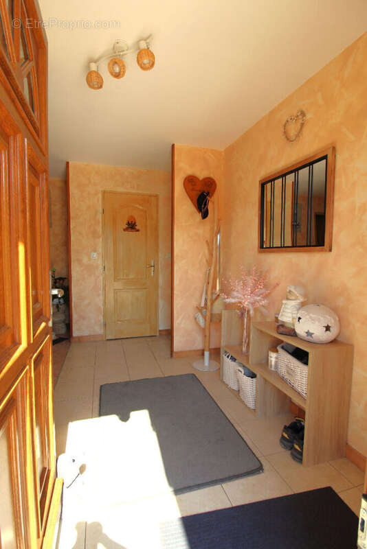 Maison plain-pied 109m² hab 1079m² de terrain à Saint Amour 39 - photo 5
