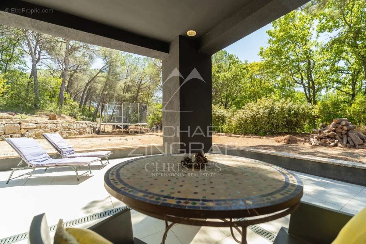 Maison à LA TOUR-D&#039;AIGUES