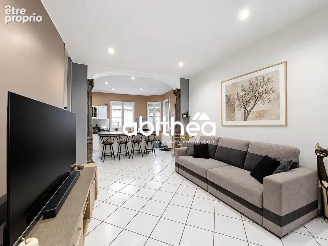Une maison familiale aux volumes généreux et aux nombreux atouts - photo 4