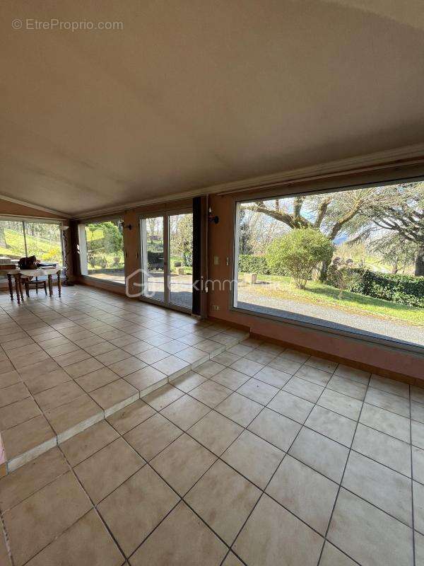 Maison, 5 chambres et beau jardin - photo 2