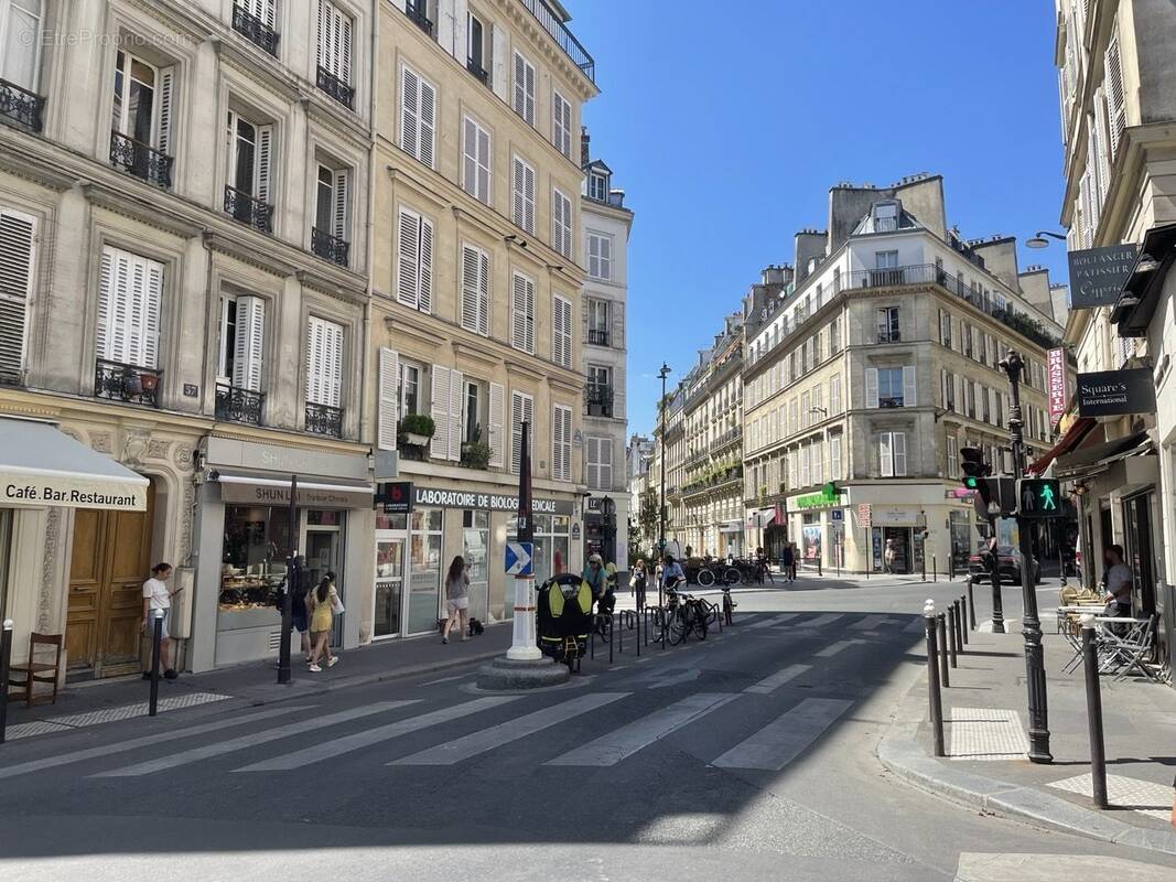 Autre à PARIS-9E