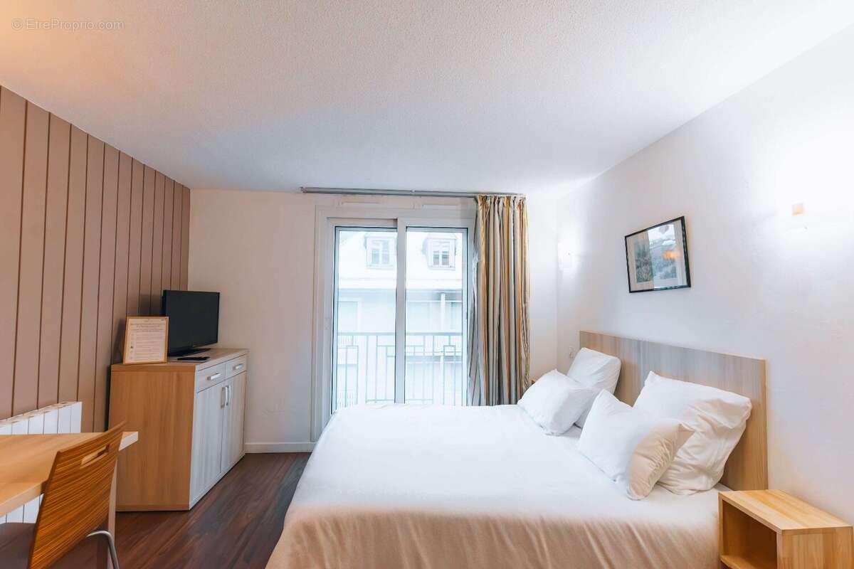 INVESTISSEMENT LOCATIF  Cauterets  Résidence Appart'Hôtel Garden & City  8,12 % de rentabilité - photo 4