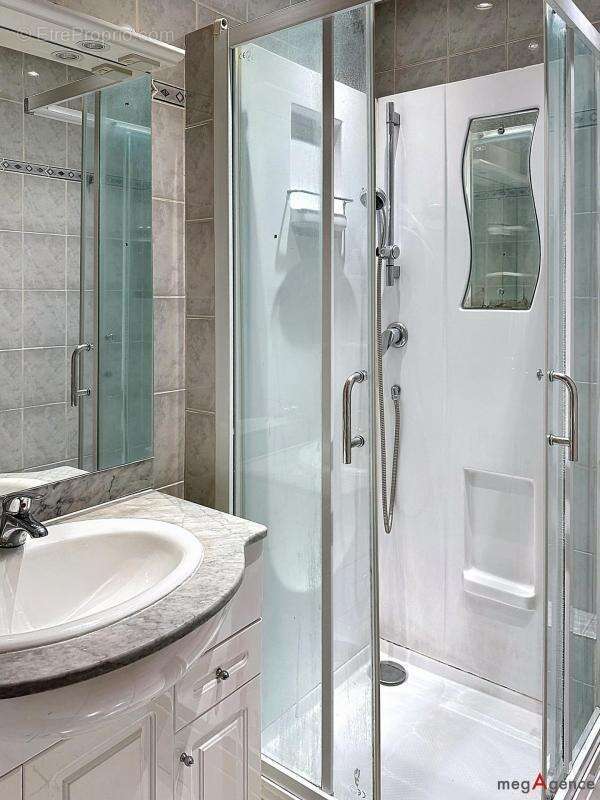 Appartement à LE PONT-DE-CLAIX