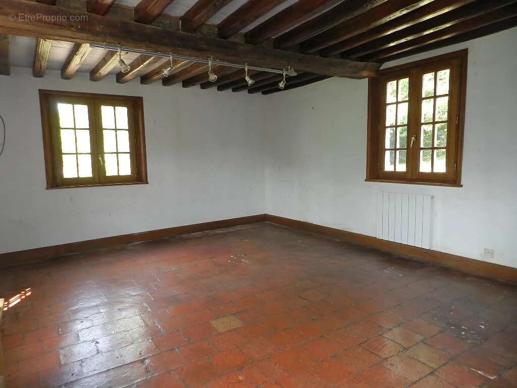 Maison à SAINT-PIERRE-SUR-DIVES