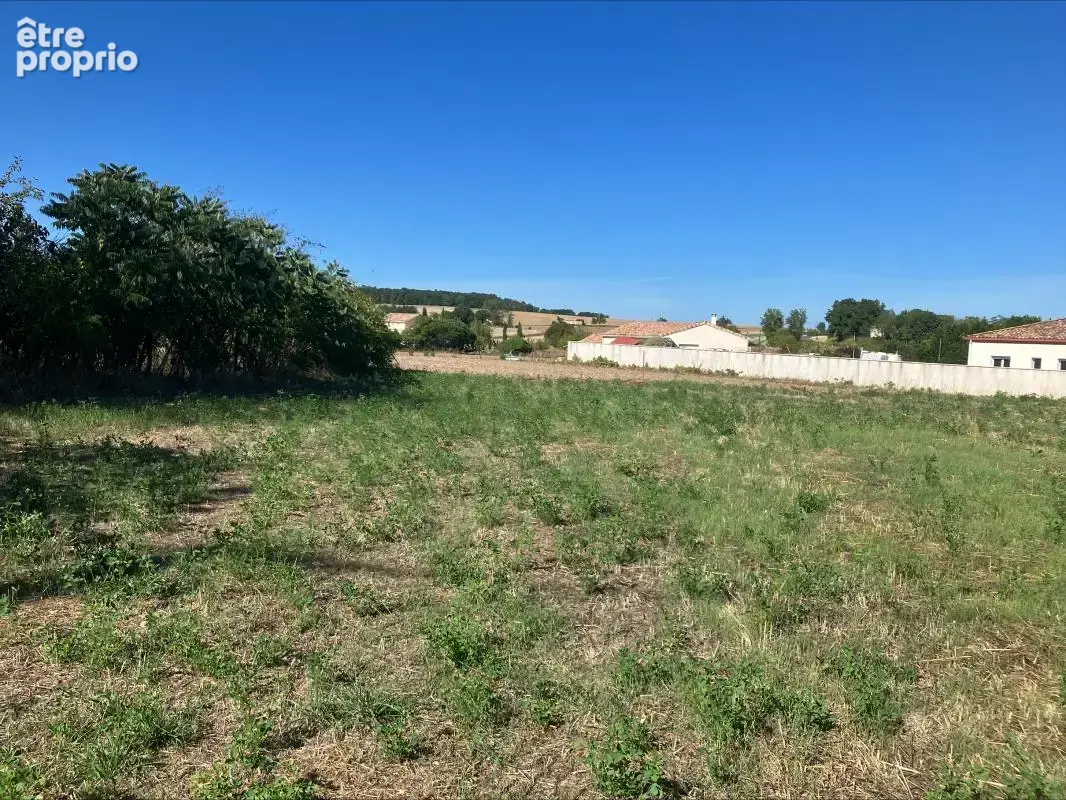 TERRAIN CONSTRUCTIBLE 1220m2 A FONROQUE · 15 000 €