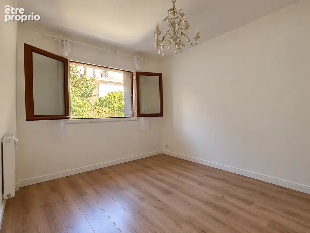 Nice   évêché  2 pièces traversant avec balcon   tres bon état - photo 6