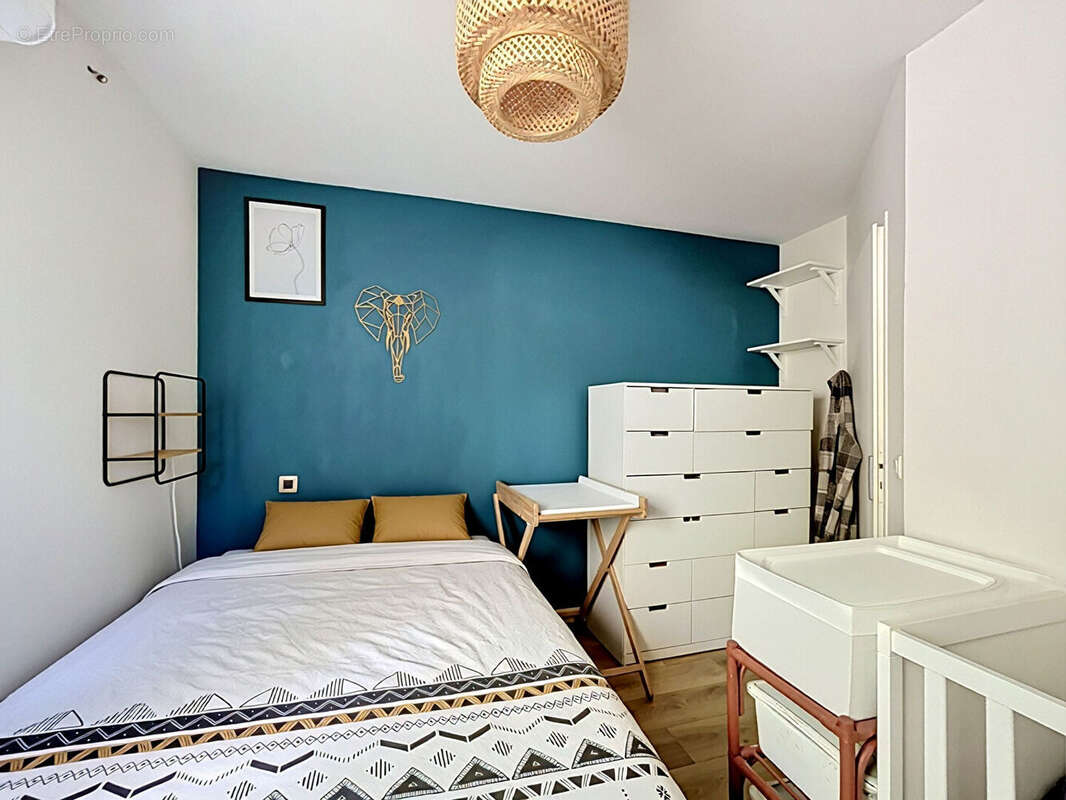 Appartement à MARSEILLE-4E