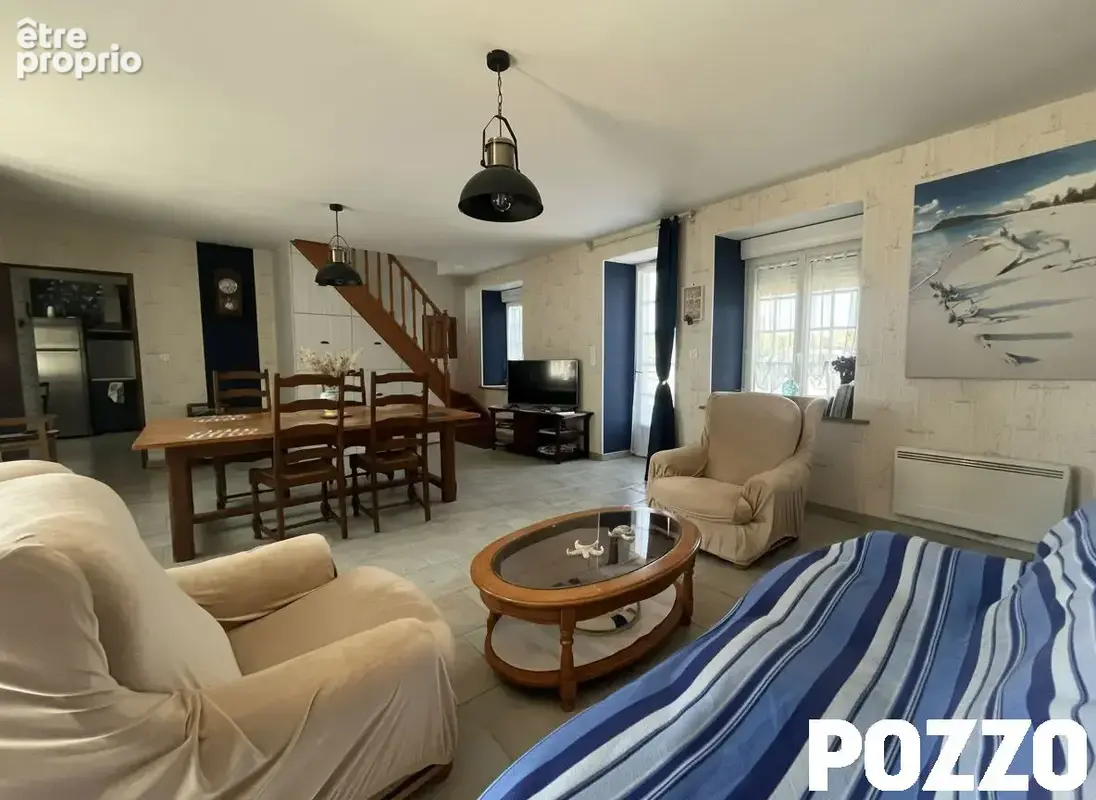 À vendre Maison en pierre rénovée, à Réville (50760). - photo 3
