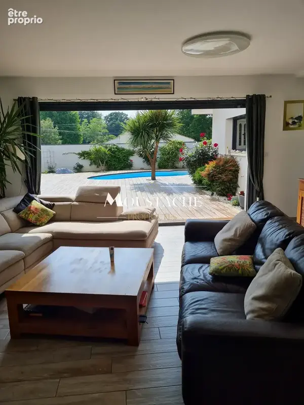 Superbe villa / maison contemporaine - avec piscine à 300m du centre-ville - - photo 18
