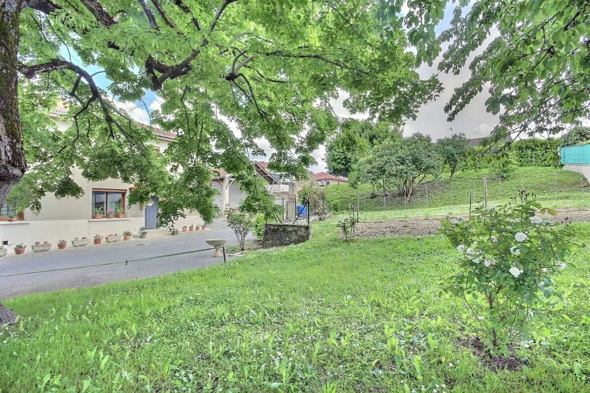 Maison à CHEVRIERES