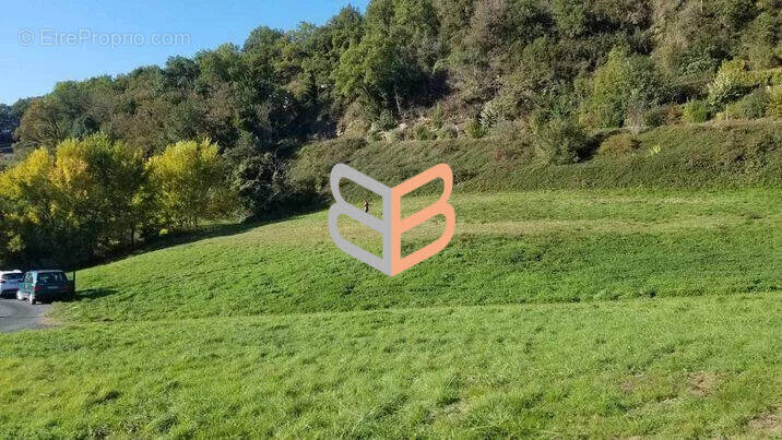 Terrain à LA BASTIDE-SOLAGES