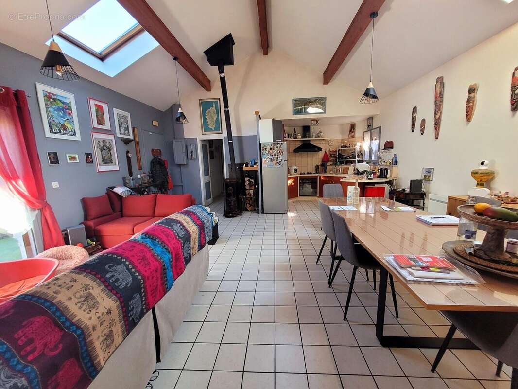 Maison à SAINT-JULIEN-MONT-DENIS