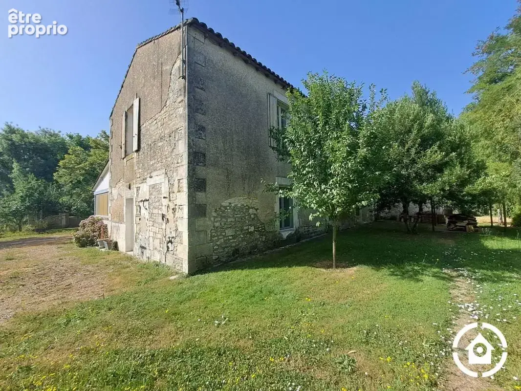 Maison charentaise en pierre - 3 chambres - fort potentiel d'agr - photo 9