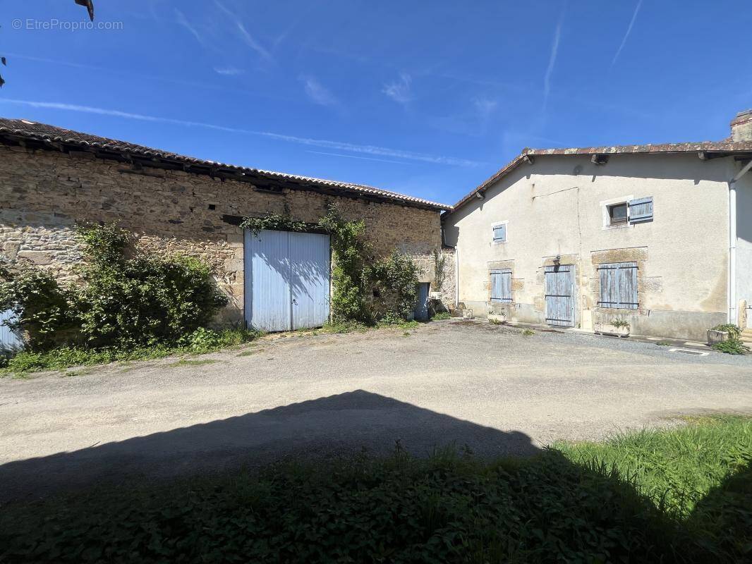 Maison à COGNAC-LA-FORET