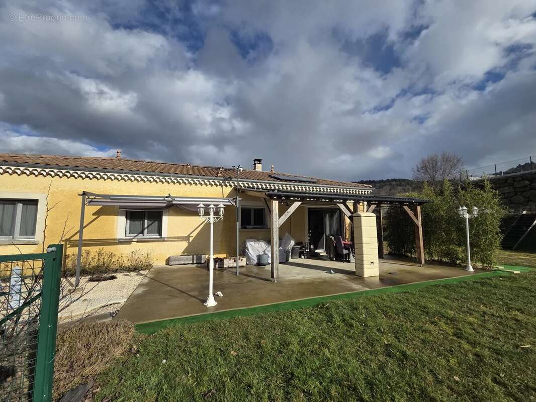 Maison à GILHOC-SUR-ORMEZE