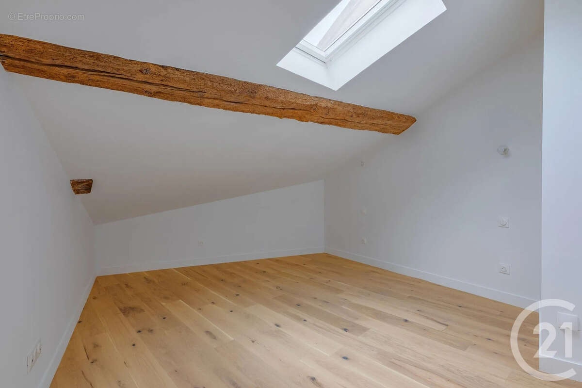 Appartement à SAINT-GENIS-LAVAL