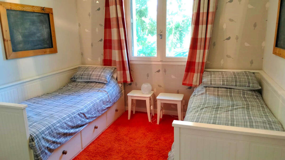 CHAMBRE - Maison à PRESSAC