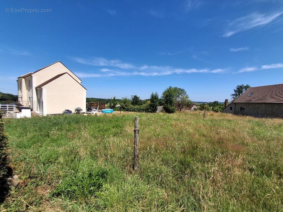 Terrain à HARAVILLIERS