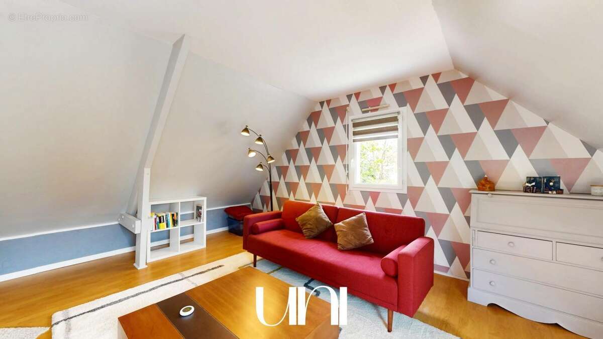 Maison à CORMELLES-LE-ROYAL