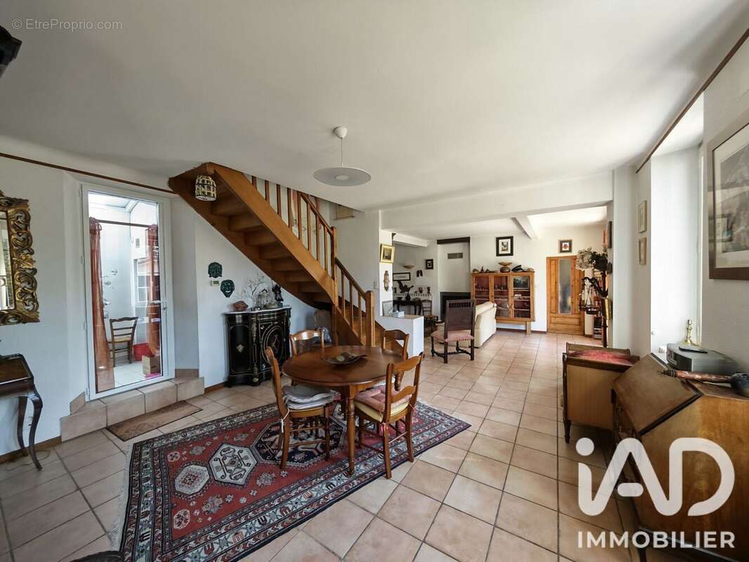 Maison 210 m² à Vic-En-Bigorre  - photo 5