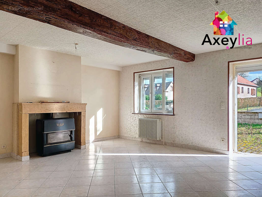 Maison à RIGNY-SUR-ARROUX