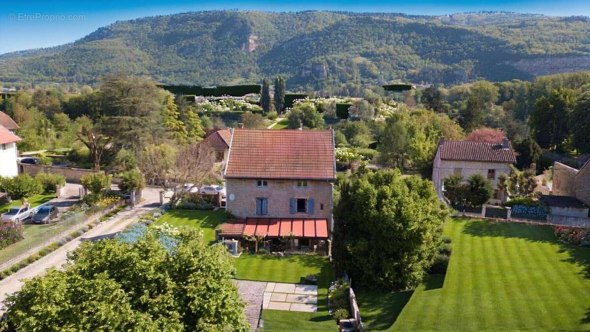 Maison à VERTRIEU