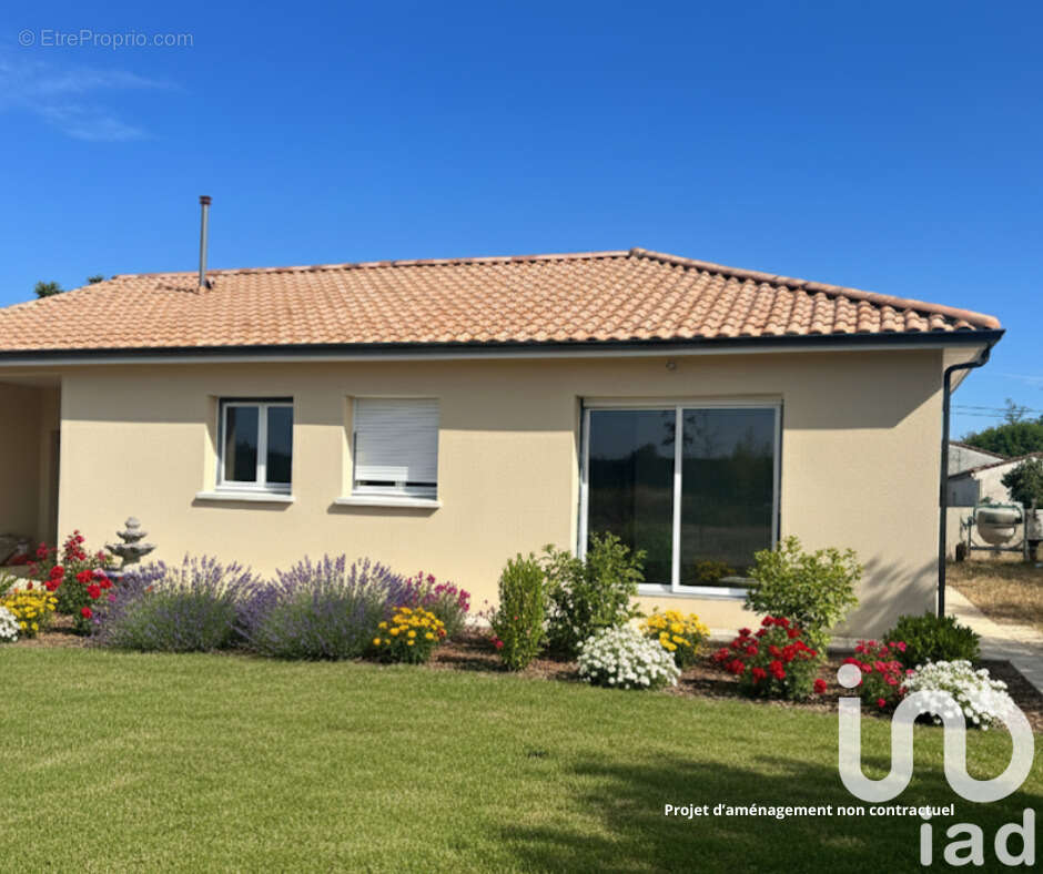 Photo 2 - Maison à SAINT-MEDARD-DE-GUIZIERES