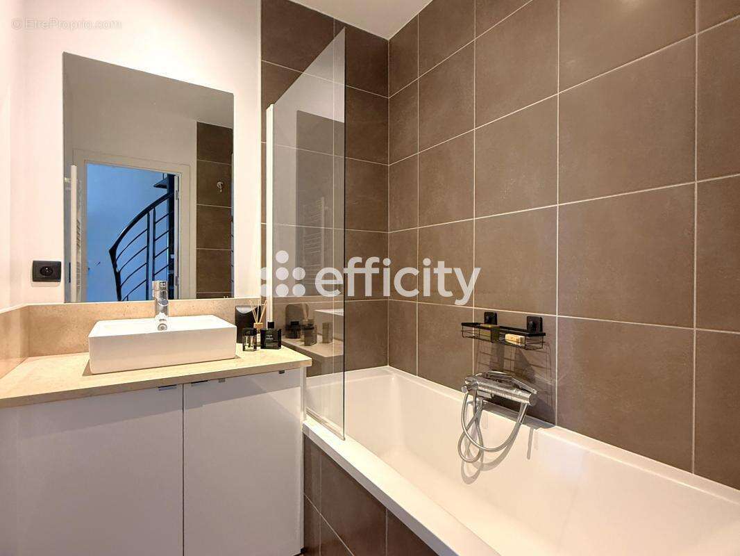 Appartement à LE PERREUX-SUR-MARNE