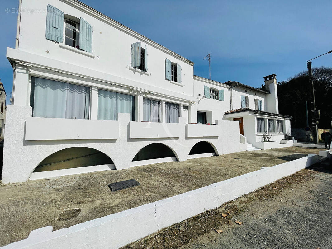 Appartement à CHANIERS