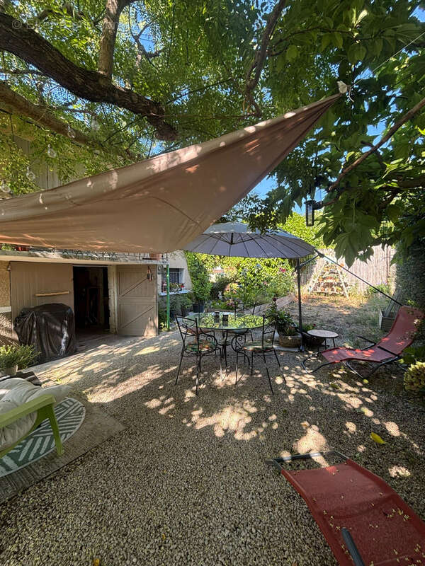 Maison avec fort potentiel sur 2 133 m2 de terrain constructible et divisible - photo 10