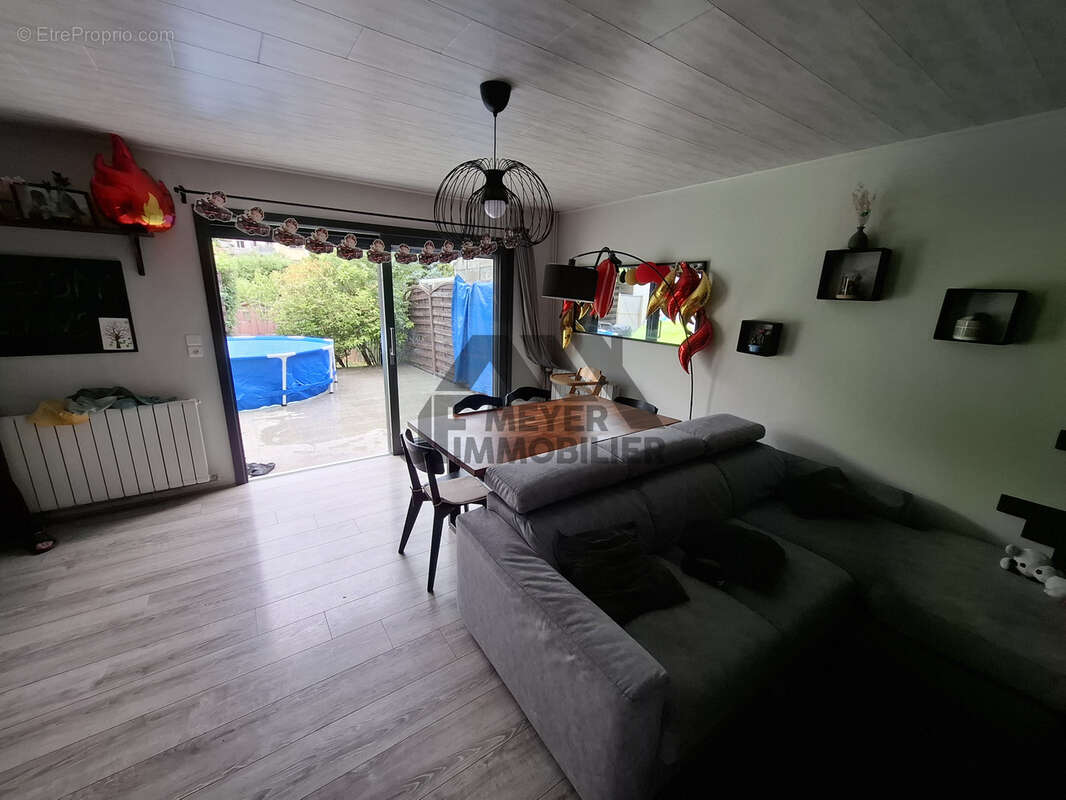 Maison à MARBACHE