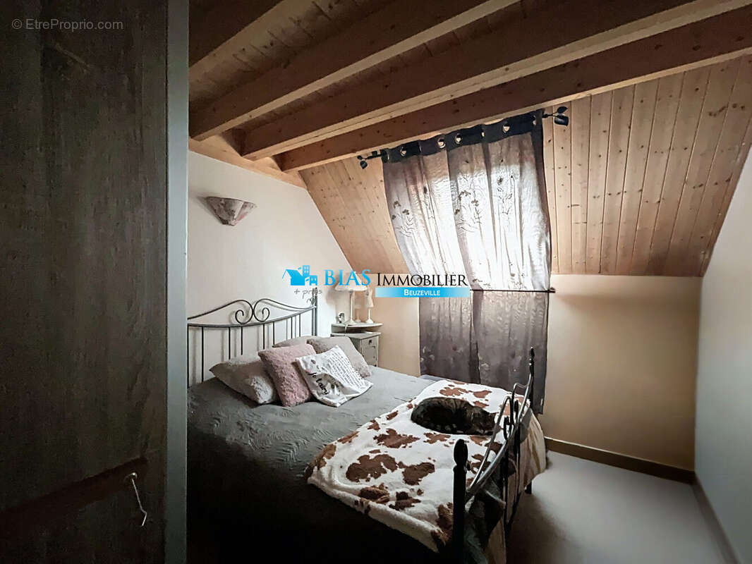 CHAMBRE  - Maison à MARTAINVILLE