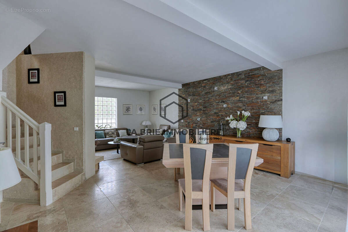 Maison à QUINCY-SOUS-SENART