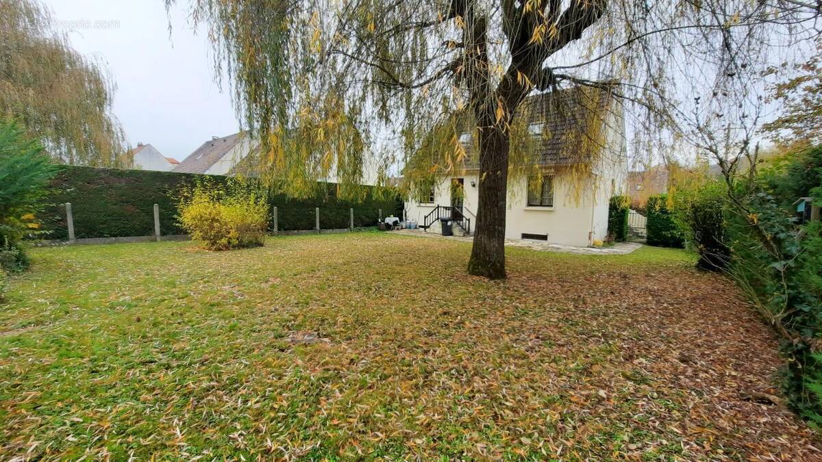 Maison à CUISE-LA-MOTTE