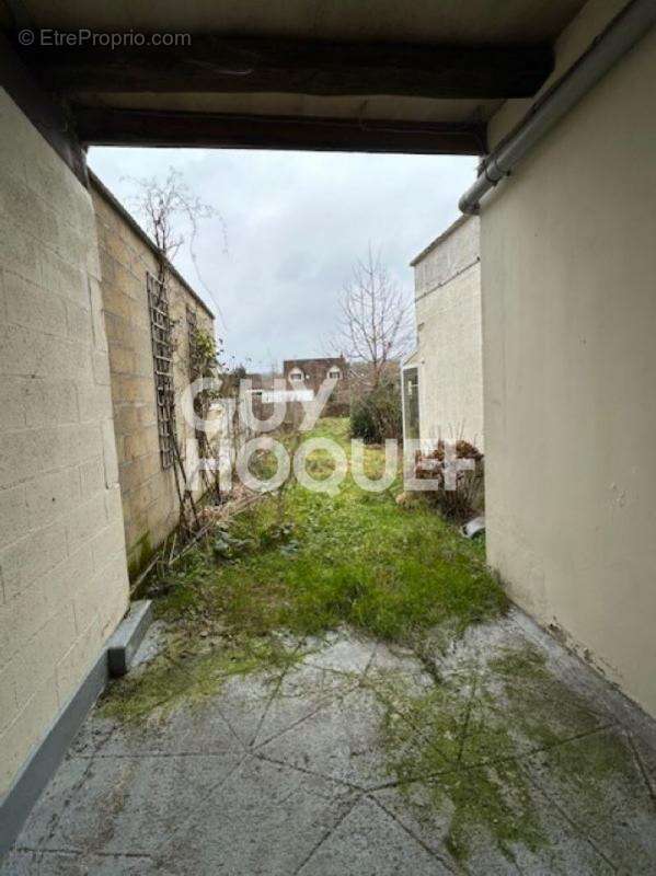 Maison à LACROIX-SAINT-OUEN