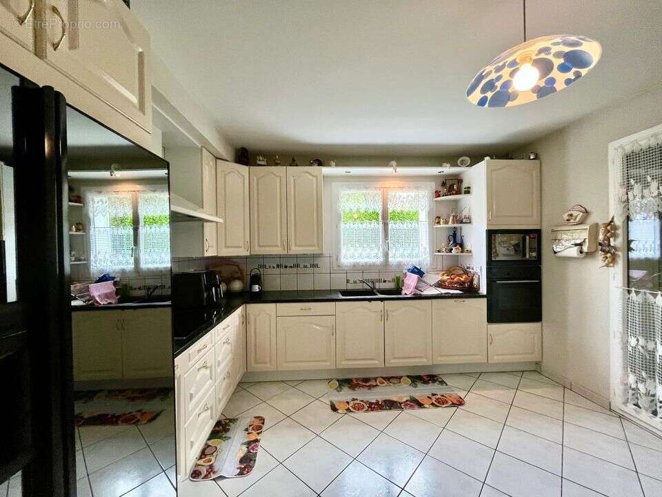 Maison à VETRAZ-MONTHOUX