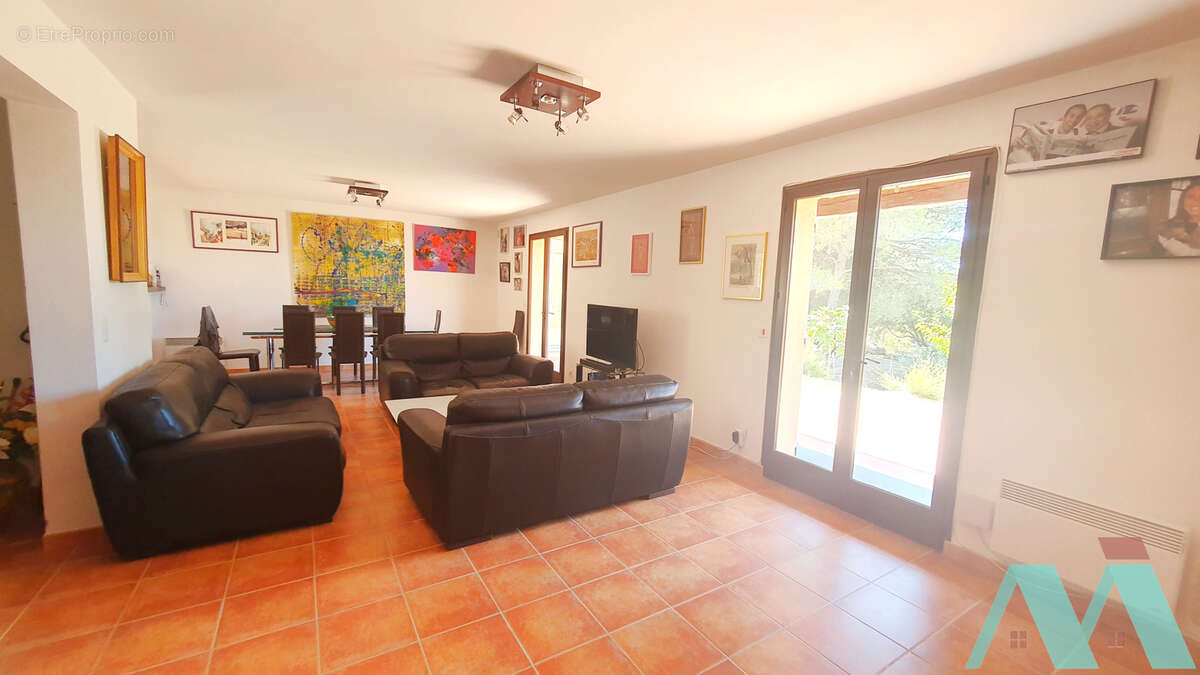 Maison 6 pièces 170 m2 sur terrain de 6500 m2 Signes - photo 7
