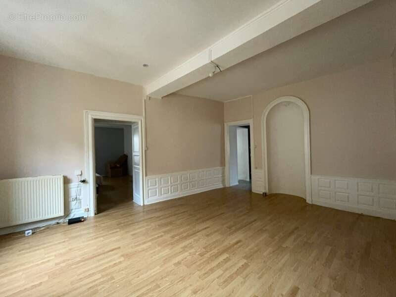 Appartement 120 m² - 2 chambres - Terrasse - Parking - Centre-ville Gray - photo 2