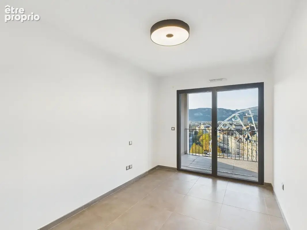 Appartement 144m² duplex t6 avec 3 terrasses  2 garages  1 cave - photo 9